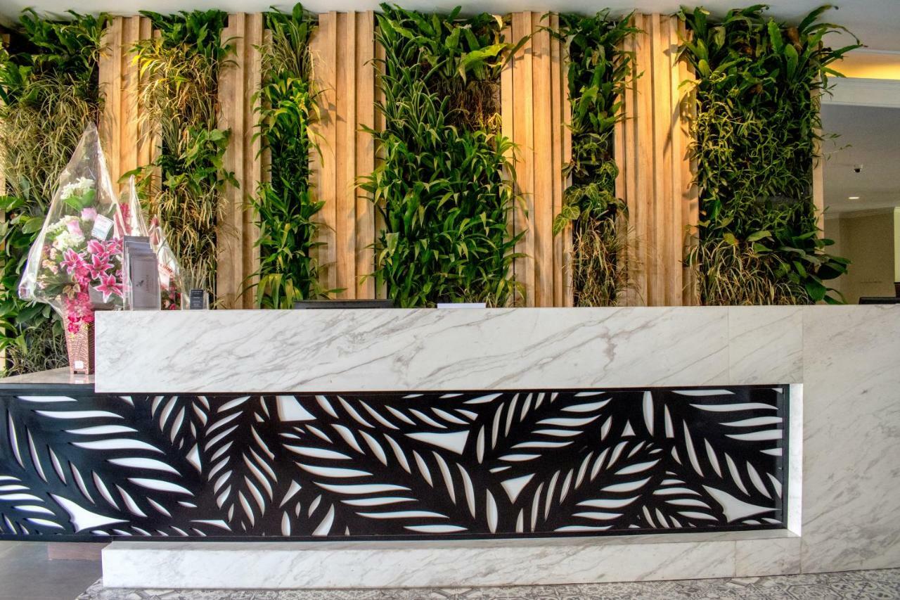 Luminor Hotel Jember By Wh Exterior foto