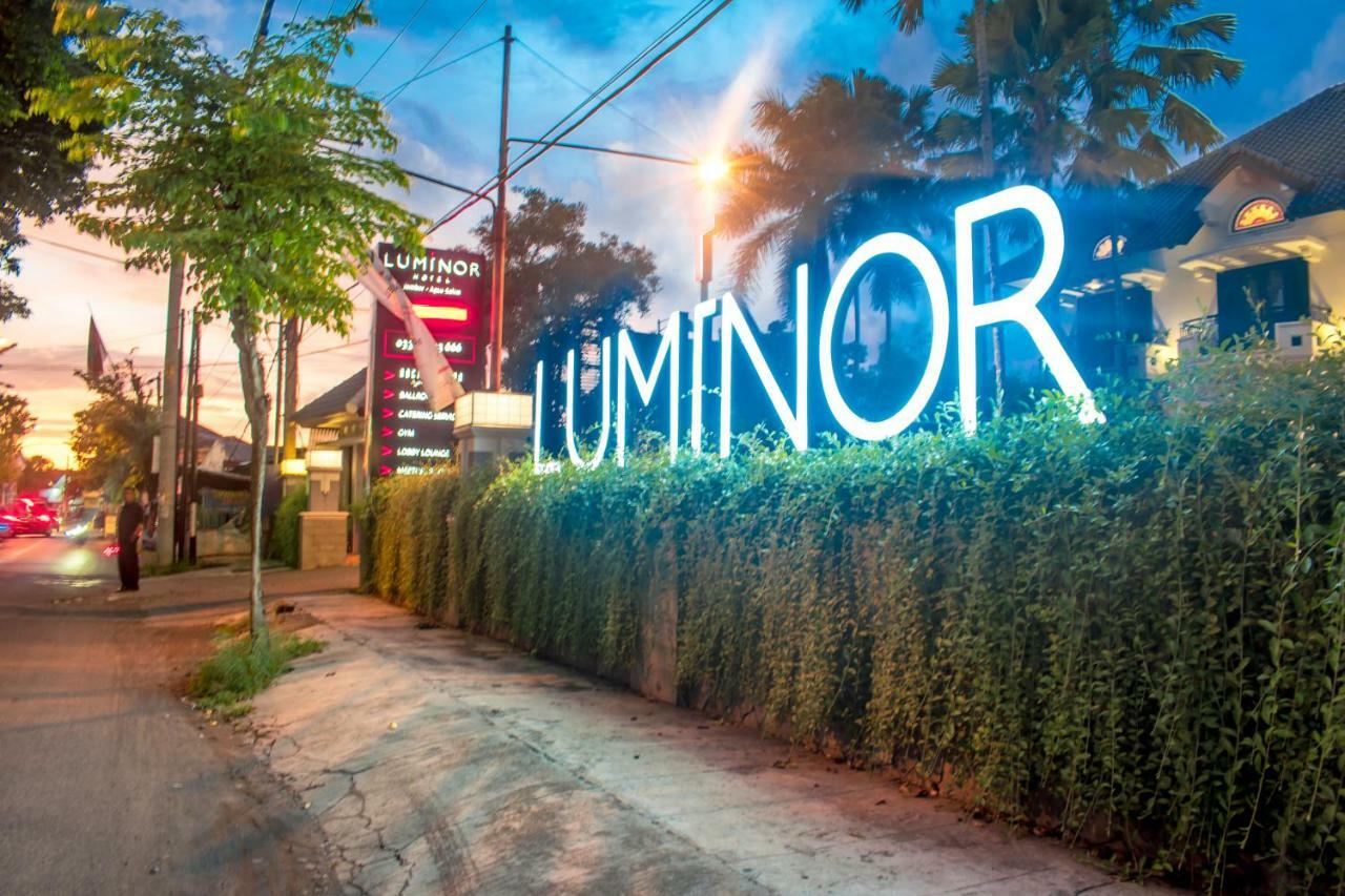 Luminor Hotel Jember By Wh Exterior foto